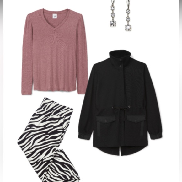 NWT Size Medium Cabi ATC Zebra Joggers - Picture 8 of 10